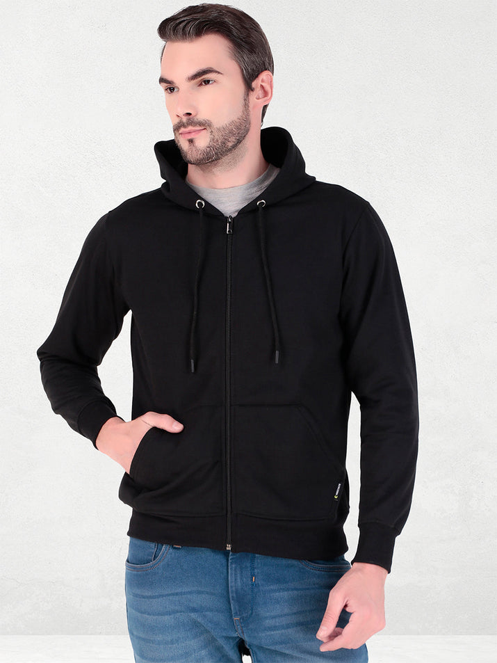Highlighting the premium comfort and dynamic stretch features of Men's XYXX compared to Freecultr, for active daily wear.