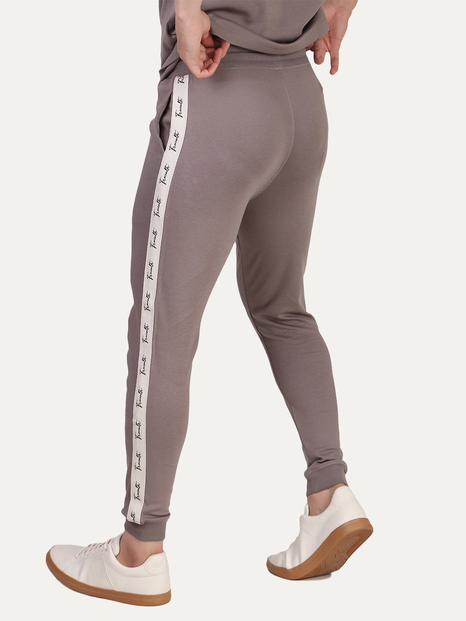 Joggers – Relaxed Comfort & Versatile Style