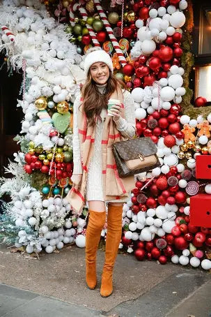 Christmas Lights and Outfits – Dazzling Displays & Comfortable Style
