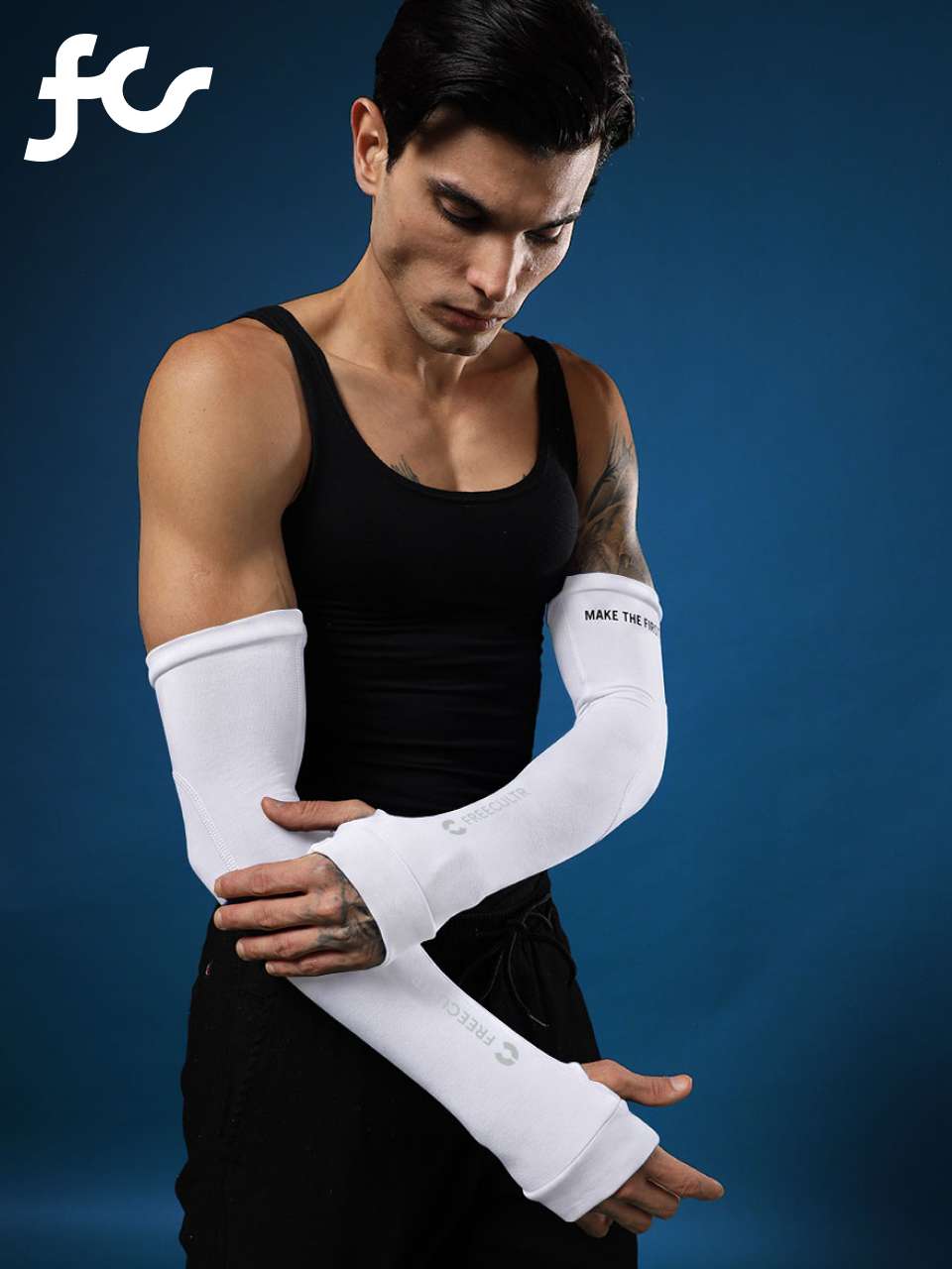 Unisex White Arm Sleeves (Pack of 2)